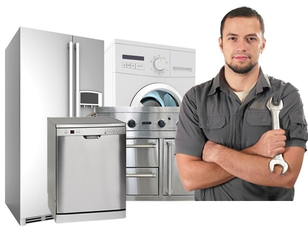 Técnico reparando electrodomésticos - Servicio Técnico en Palma de Mallorca